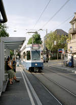 Zürich VBZ Tramlinie 10 (SWP/SIG/BBC Be 4/8 2120, ex-Be 4/6 2120) Oberstrass, Winterthurerstrasse / Letzistrasse am 26. Juli 2006. - Scan eines Farbnegativs. Film: Kodak FB 200-6. Kamera: Leica C2.