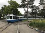 Linie 9 2066 an der Endhaltestelle Heuried. Datum: 6. 6. 2020