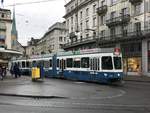 Linie 2 Wagennummer 2043 „Rennweg“ beim Paradeplatz.