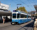 Linie 4 Wagennummer 2040  Rechts der Limmat  beim Bahnhofquai.