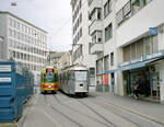 Basel BLT Tramlinie 11 (SWP/Siemens Be 4/8 2**) / BVB Tramlinie 14 (SWS/BBC/SAAS Be 8/8 717, ex-Bern SVB Be 8/8 717) Spiegelgasse am 26.