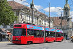 Be 4/6 Vevey Tram 732, auf der Linie 7, fährt am 20.07.2023 zur Haltestelle Hirschengraben.