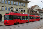 Be 4/6 Vevey Tram 732, auf der Linie 7, bedient am 17.04.2023 die Haltestelle Zytglogge beim Casinoplatz.