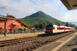 Lokalzug im Wallis, im Lande der Rebberge.