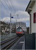 Erneut ist ein Normalspurzug auf dem Weg nach Broc, diesmal ein SBB RBDe 560  Domino  als RER 4014 von Düdingen nach Broc.