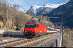 Aufgrund eines Wassereinbruchs im Lötschberg-Basistunnel mit folgender Teilsperre verkehren zurzeit vermehrt Züge via Bergstrecke.<br>
Re 460 015 mit IC 6 am 15. Februar 2020 bei der Durchfahrt in Lalden.