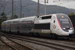 TGV 4703 durchfährt am 29.10.2018 den Bahnhof Gelterkinden in Richtung Olten.