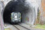 Eine Extrafhart am 22.04.2023 von SBB Historic, ein Elefant vrschwindet mit Leichtstahlwagen im Läufelfingertunner.