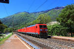An der alten Ceneri-Strecke Bellinzona-Lugano in Mezzovico (wird bald durch einen Basistunnel ersetzt): Güterzug mit den 4 DB-Lokomotiven 185 117, 129, 102 und 137.