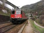 Re 10/10 mit GZ auf der untersten Ebene am 03.04.2008.Auf der obersten Ebene ist ein weiterer GZ sichtbar.