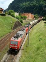 Two BR 185 with the red train below Faido, 07.06.2008