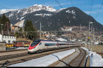 Ein SBB ETR 610 durchfährt am 24. März 2016 als ICN den Bahnhof Airolo.