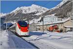 Neben den SBB ICN, die je vor der Er�ffnung des Gotthardbasistunnel bereits in Airolo zu sehen waren, kommen durch die Unterhaltsbedingte Umleitung auch die erst nach der Er�ffnnung des Gotthard Basis Tunnel Giruno Triebz�ge auf der Gotthard Bergstecke zum Einsatz, bzw. der �berwiegende Teil der Leistungen wird von den neuen SBB RABe 501 Giruno erbracht. Das Bild zeigt einen nach S�den fahrenden SBB RABe 501 bei der Durchfahrt in Airolo. Rechts im Bild ist zudem die X zu erkennen.

21. Januar 2025