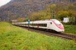 RABe 501 Giruno als IC2 nach Lugano bei Claro am 1.11.2025