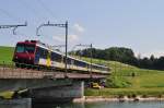 Kaum ein Jahr her seit diesem Bild und doch schon historisch: Ein NPZ beim berqueren der Reussbrcke bei Oberrti am 29.06.2010