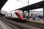 SBB RAe 502202-0 fährt hier m 20.5.2025 um 12.31 Uhr in Zug nach Zürich Flughafen weiter.