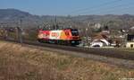 Mittlerweile f�hrt die Stadler Euro 9000 mit der Nummer 2019 318 f�r Raildox, am 5. M�rz 2025 fuhr dieselbe Lok noch f�r COOP  schnell, sauber, nachhaltig  durch die Schweiz. Hier bei Frick AG an der B�zbergbahn. 