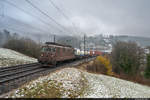 BLS Re 425 185  Lalden  ist mit einem UKV von Domat/Ems unterwegs in Richtung Basel RB und konnte hier am 07.12.2020 bei Villnachern aufgenommen werden.