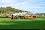 Am 16.10.2022 ist SnB D 1/3 Nr. 1 anlässlich der 175 Jahre Schweizer Bahnen Feier unterwegs zwischen Koblenz und Laufenburg und konnte hier bei Leuggern aufgenommen werden