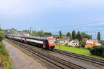 In Uerikon am Zürichsee - Einfahrt der S7 nach Winterthur, gestossen von Lok 450 099.