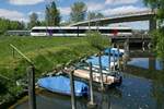 Auf der Fahrt von Rorschach nach Weinfelden befindet sich S7 23744 am 30.04.2018 kurz vor der Einfahrt in den Bahnhof von Romanshorn.