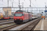 Testfahrten mit RailJet und SBB-EC-Wagen am 7. November 2020 zwischen St. Margrethen und Rorschach. Re 460 038 mit der geschleppten Komp abfahrbereit in St. Margrethen.