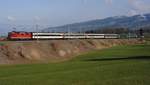 Mit mehreren unterschiedlichen Wagen durchfhrt am 09.03.2012 der „RHEINTAL-EXPRESS“ RE 3832 von Chur nach St.