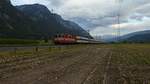Die Re 420 108 auf ihrer drittletzten Fahrt bei Walenstadt. Die schöne Maschine zieht den EC 164 von Buchs SG nach Zürich HB. Walenstadt, 24.9.2020