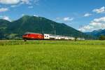 Re 460 118 zieht IC3 nach Z�rich, fotografiert am 5.7.2025 zwisschen Bilten und Reichenburg