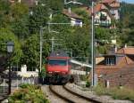 Infolge Weichenumbau in Lausanne wurden die Interegio Luzern-Genf ab Palezieux nach Vevey dieses Wochenende umgeleitet und bescherten den Reisenden nach Vevey krzere Fahrzeiten und den Fotografen interessante Motive auf der Strecke des Train des Vignes. Hier Re 460 026-8 mit IR 33535 von Vevey nach Luzern in Chexbres am 06.09.2009 