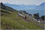 An Weinhänge vorbei fährt der IR 1416 nach Lausanne.