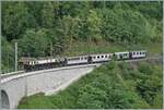 Festival Suisse de la vapeur (Schweizer Dampffestival 2025) - Der MOB FZe 6/6 2002 der Blonay Chamby Bahn nähert sich bei Vers chez Robert mit einem stattlichen Zug dem frisch sanierten Baye de