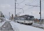 Der MOB Be 4/4 1006  Bipperlisi  ist als Regionalzug 2320 von Montreux nach Les Avants unterwegs verlässt nach einem kurzen Halt Fontanivent. 

22. Januar 2023 