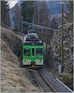 Der TPC ASD BDe 4/4 404 mit Bt (ex BLT) und dem BDe 4/4 404 sind kurz vor Les Planches (Aigle) als Regio 71 440 auf der Fahrt von Aigle nach Les Diablerets.