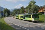 Auf dem Abschnitt von Villars sur Ollon bis Gryon verläuft das Trasse der BVB auf oder unmittelbar neben der Strasse, wie hier in La Barboleuse mit dem nach Bex fahrenden Beh 4/8 92.