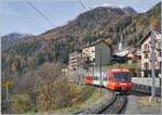 Der TMR BDeh 4/8 21 (UIC 90 85 838 0872-4 CH-TMRSA) erreicht als Regionalzug von Vallorcien nach Vernayaz MC den Bahnhof Finhaut.