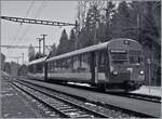 Der CJ Be 4/4 652 mit ABt 712 ist als R36 von Glovelier nach La Chaux de Fonds unterwegs und wendet im Spitzkehrbahnhof La Combe Tabeillon.