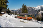 Am 16.01.2022 ist BLM BDe 4/4 22 unterwegs nach Mürren und konnte hier kurz vor Winteregg aufgenommen werden