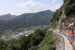 Ferrovia Monte Generoso: Blick aus dem Triebzug 14 im Abstieg nach Capolago. 23.Juli 2026 
