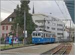 Der BD (Bremgarten-Dietikon Bahn) BDe 4/4 10 erreicht als  Fondue-Tram  nach einer köstlichen Mahlzeit wieder den Bahnhof von Bremgarten .