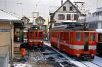 Frühere Schweizer Privatbahn Altstätten-Stadt - Gais; Bahnhof Altstätten-Stadt im Schnee mit zwei Wagen von 1953 (12.02.1986) 