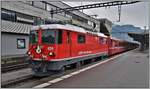 RE1353 mit der frisch revidierten und mit Dualbremse ausgerüsteter Ge 4/4 II 624  Celerina/Schlarigna  in Landquart.