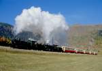 RhB Extra-Salondampfzug fr GRAUBNDEN TOURS 3031 von Landquart nach Davos-Platz vom 25.10.1997 in der 45-Promille-Steigung kurz vor Davos-Wolfgang mit Dampflok G 4/5 107 - G 4/5 108 - AS 1144 - AS 1142 - AS 1141 - AS 1143 - AS 1161.