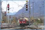 Ge 4/4 I 605  Silvretta  bringt Holzwagen aus Furna und leere, geschemelte Getreidesilowagen aus Grsch nach Landquart. (16.11.2009)
