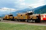 RhB Extra-GmP 3033 fr GRAUBNDEN TOURS von Landquart nach Davos Platz am 28.08.1997 in Landquart mit E-Lok Ge 6/6 I 411 - Ge 6/6 I 414. Hinweis: Zugvorbereitung, Lok Ge 6/6 I 411 nach Unfall am 09.02.2000a, zur Zeit als Leihgabe in Mnchen im Deutschen Museum.
