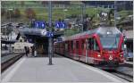 RE1044 mit ABe 8/12 3515 in Klosters Platz.