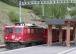 Das Gesicht des Bahnhofs Filisur hat sich verndert. Ge 4/4 I 608  Madrisa  wartet mit dem Davoser Pendel am gedeckten Mittelperron. (13.06.2007)