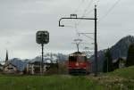 Die alten, wohl noch aus der Zeit der Elektrifizierung stammenden, typischen RhB Fahrleitungsmasten findet man nur noch vereinzelt und nicht mehr lange zwischen Davon Platz und Davos Monstein.