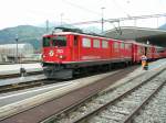 Ge 6/6 703 der RhB in Bahnhof Disentis am 19-7-2004