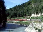 RhB Schnellzug GLACIEREXPRESS B 902 Zermatt nach St.Moritz vom 01.09.1997 bei Hochwassermarke zwischen Trin und Reichenau mit E-Lok Ge 4/4III 649 - FO B 4266 - BVZ A 2076 - B 2377 - WR 3816/3817 - A